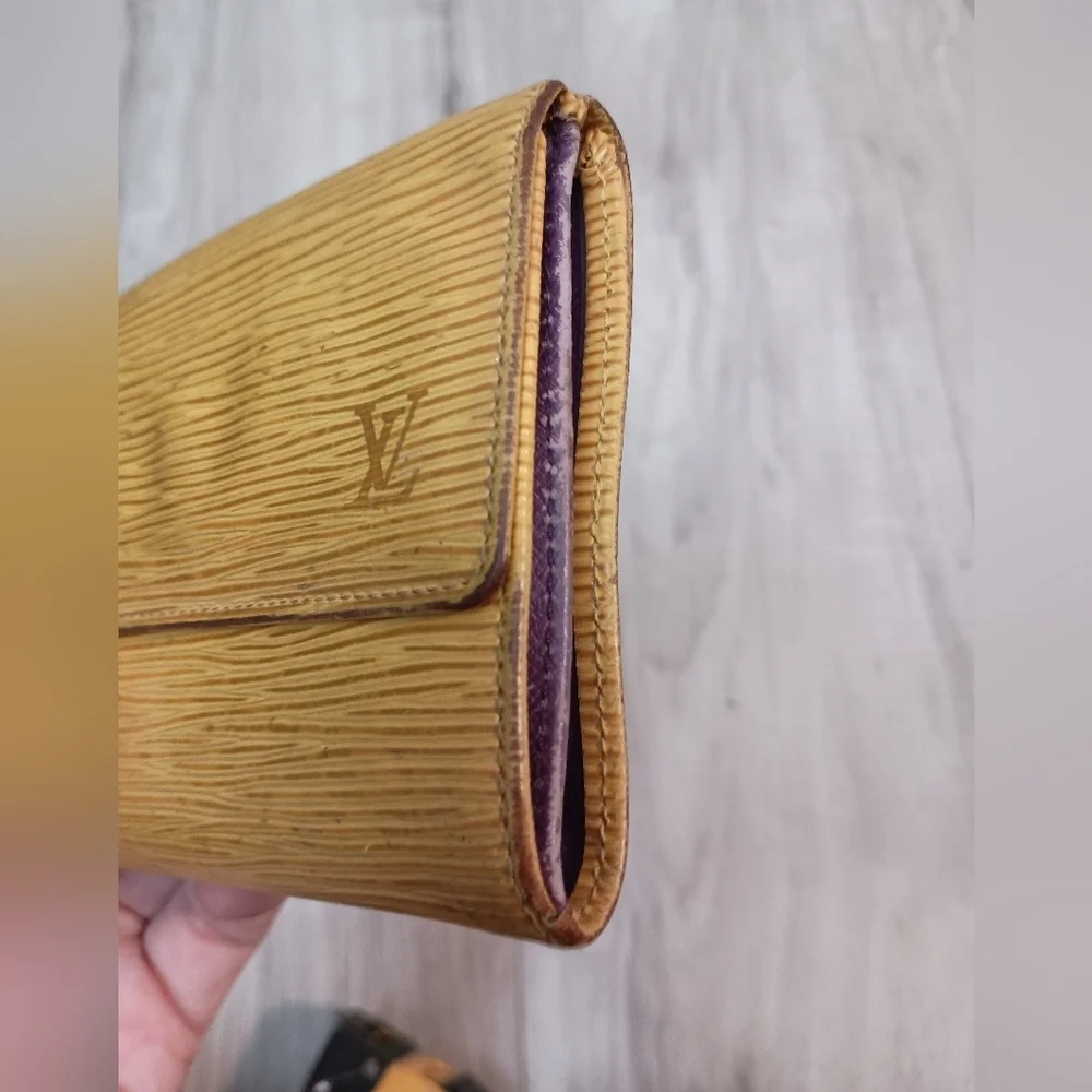 Authentic, Louis Vuitton, Yellow Epi Leather Wallet-Coin Purse - Picture 5 of 12